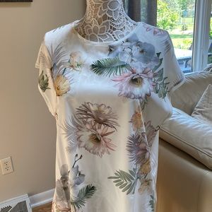 NWT Ted Baker beautiful top, size 4 (12)